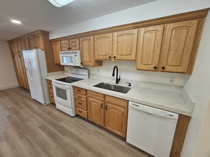 Building Photo - 9522 S Tarbert Cir