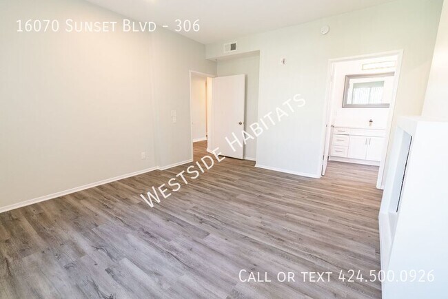 Building Photo - 16070 Sunset Blvd