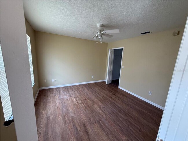 Building Photo - 933 Whispering Cypress Ln