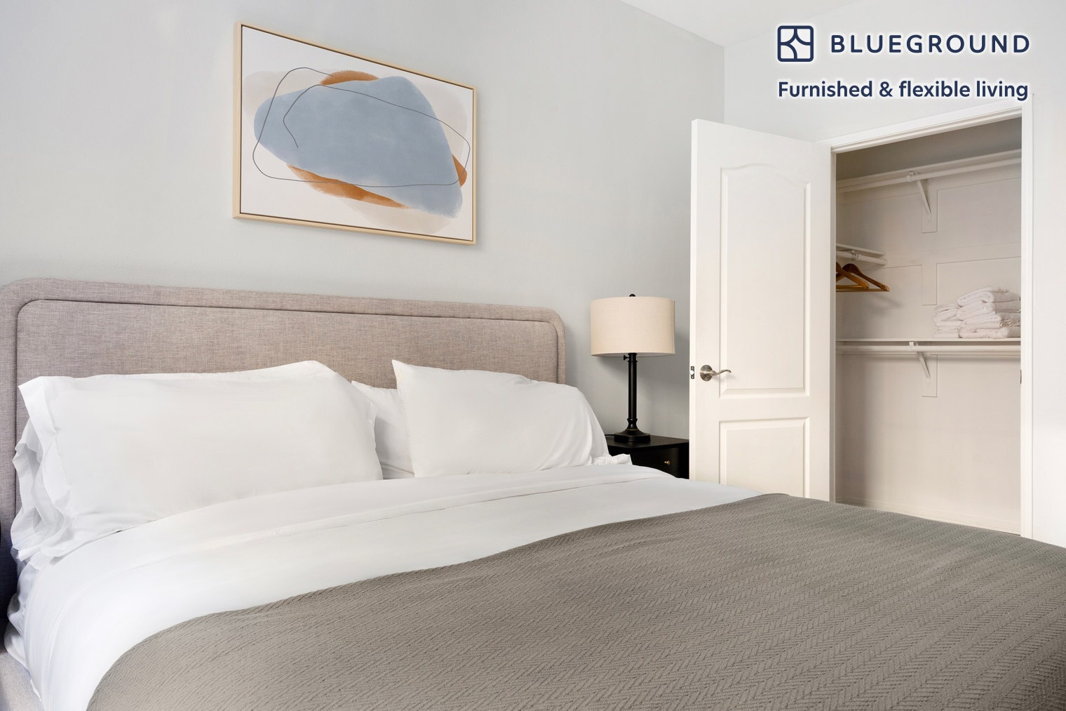 Building Photo - 2225 S Beverly Glen Blvd