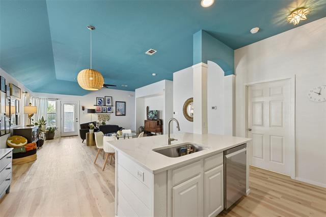 Building Photo - 508 Hackberry Dr