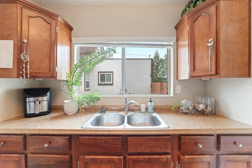 Building Photo - 4212 Locust St