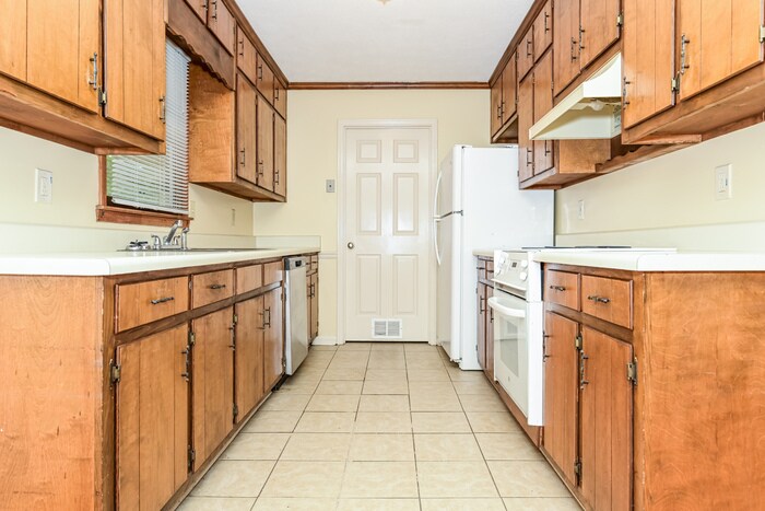 Building Photo - 155 Victoria Dr