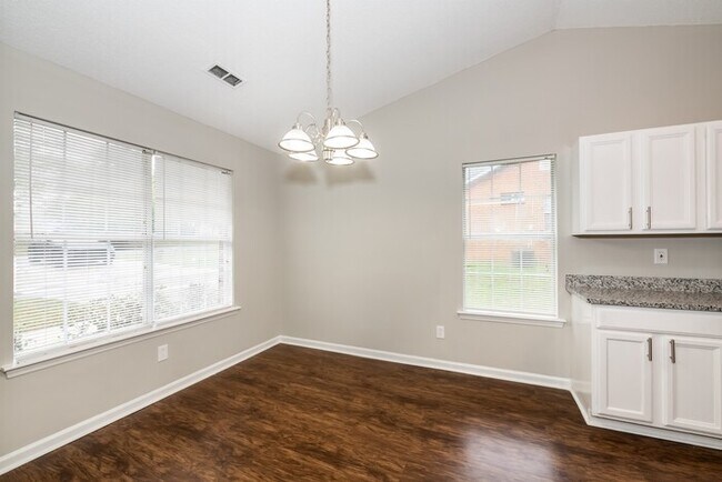 Building Photo - 3205 Bob White Cir