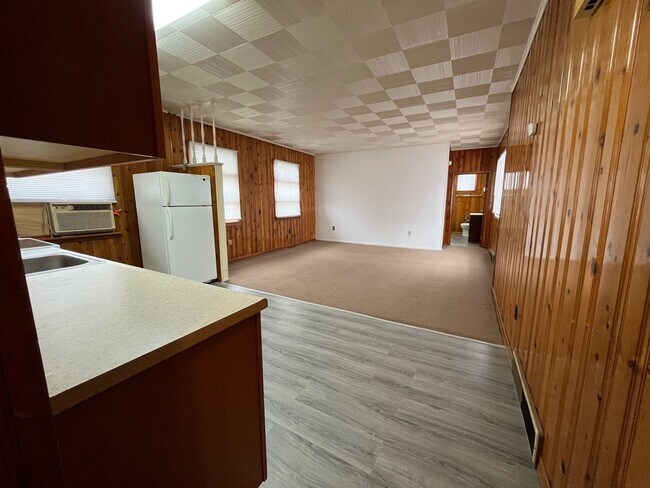 Building Photo - Oakdale - U-Shape Building