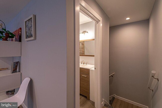 Building Photo - 808 W Norris St