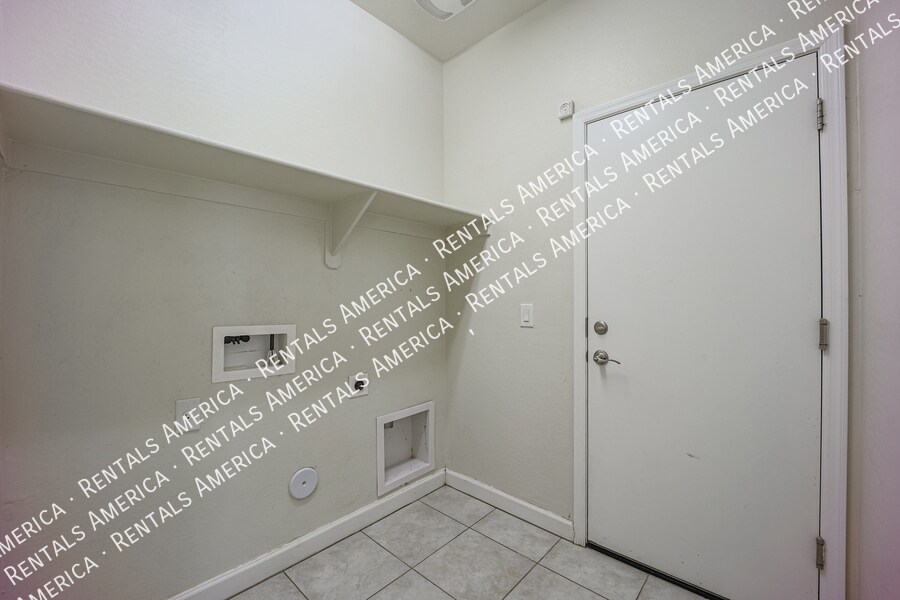 Building Photo - 4678 E Sodalite St