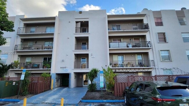 Building Photo - 5625 W 20th Ave
