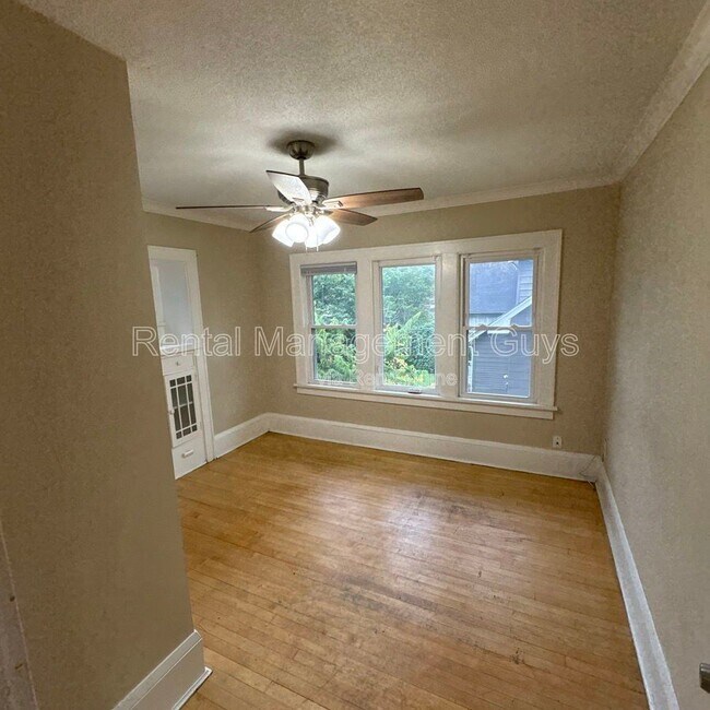 Building Photo - 4126 N Girard Ave