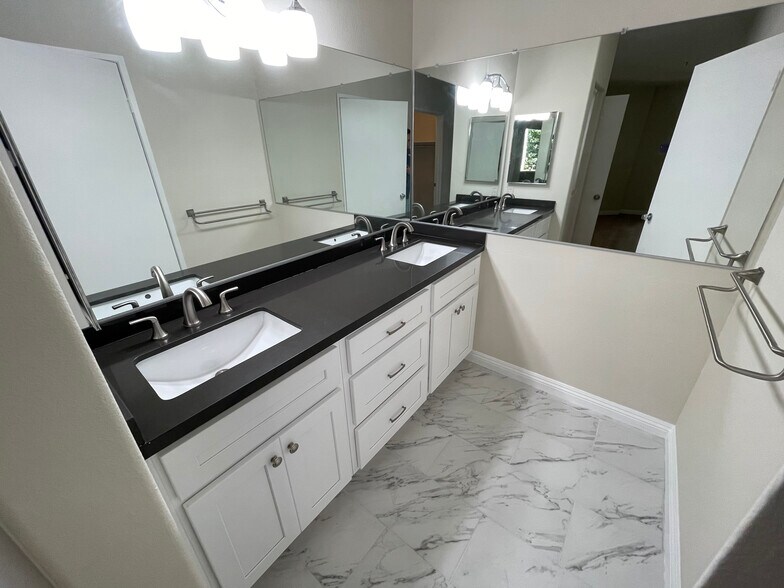 Building Photo - 2960 Champion Way