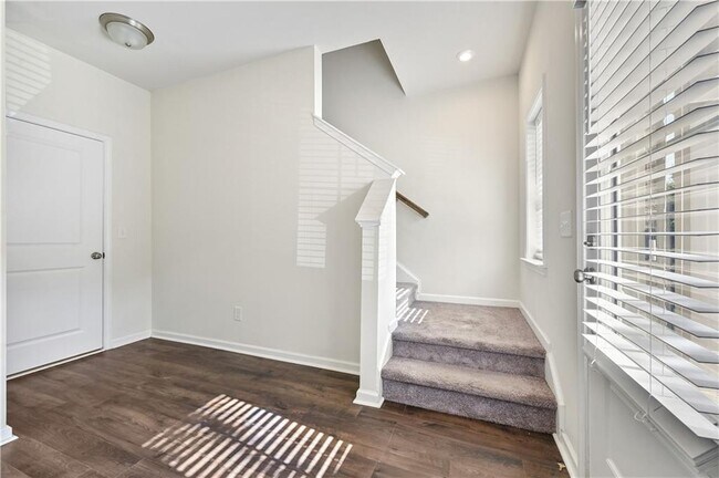 Building Photo - 3798 Hidden Valley Cir