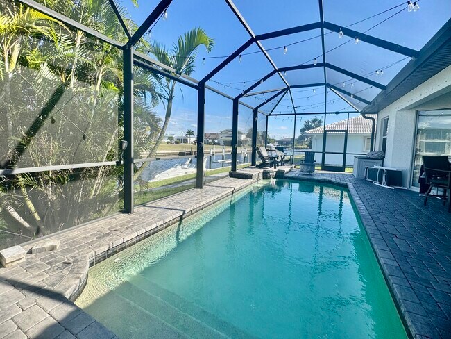 Building Photo - 1410 Vía Milanese