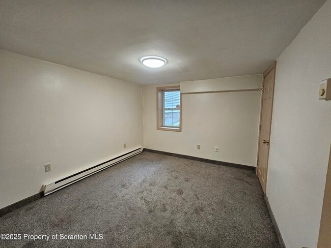 Building Photo - 14 Kulp Ave
