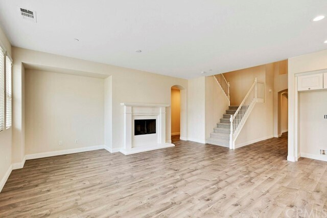 Building Photo - 3786 Lake Cir Dr