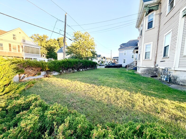 Building Photo - 604 Westford St