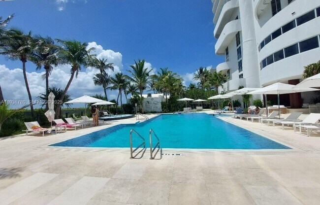 Building Photo - 6365 Collins Ave