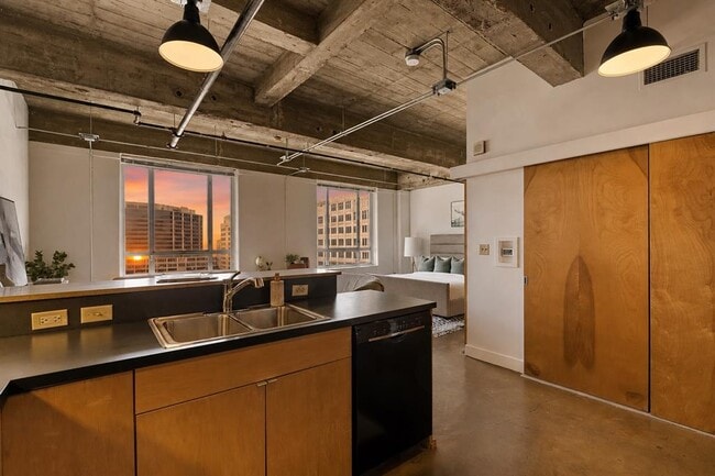 Building Photo - 710 Colorado St