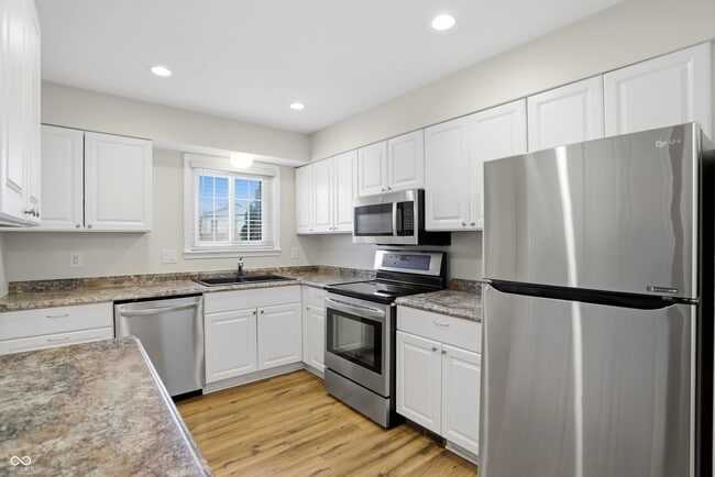 Building Photo - 4 Druid Hill Ct