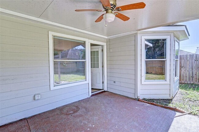 Building Photo - 21115 Rushing Creek Ln