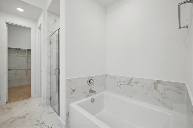 Building Photo - 5060 Westhaven Cir