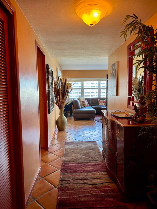 Building Photo - 2100 S Ocean Dr