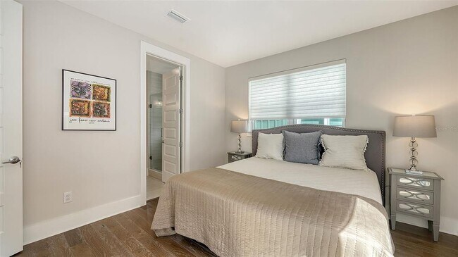 Building Photo - 512 Laurel Pk Dr