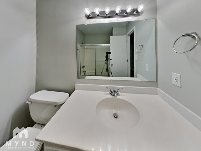 Building Photo - 2308 Oakstone Cir