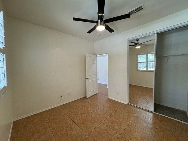 Building Photo - 5 Bedroom Canyon Hills home