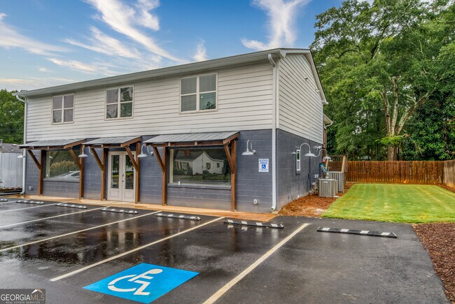 Building Photo - 224 Alcovy St