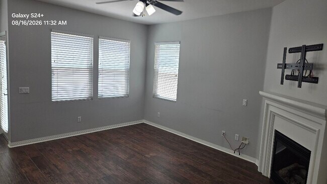 Building Photo - 14587 Baylor Ave