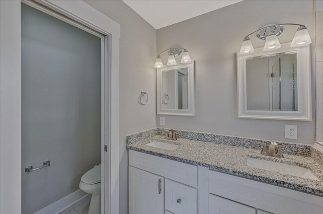 Building Photo - Beautiful House in East Nashville!