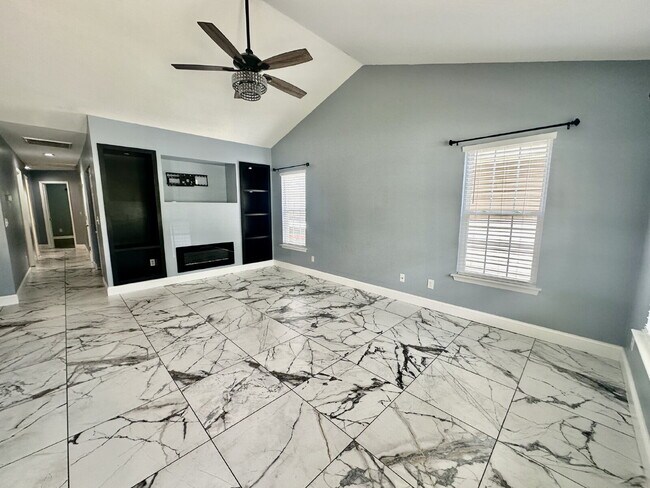 Building Photo - Three Bedroom Updated Single Level Home in...