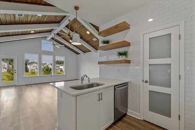Building Photo - 5646 Native Oak Dr