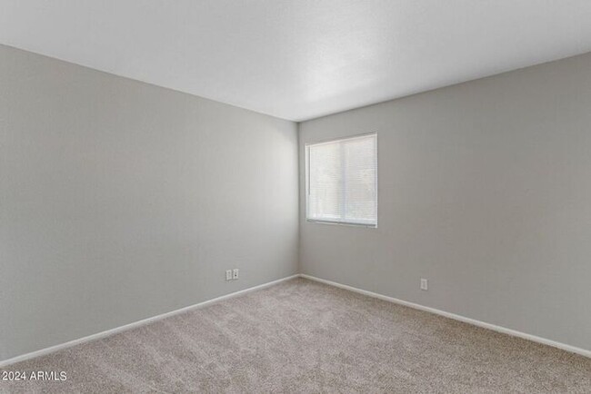 Building Photo - Single Level 3 bedroom Condo In Scottsdale!