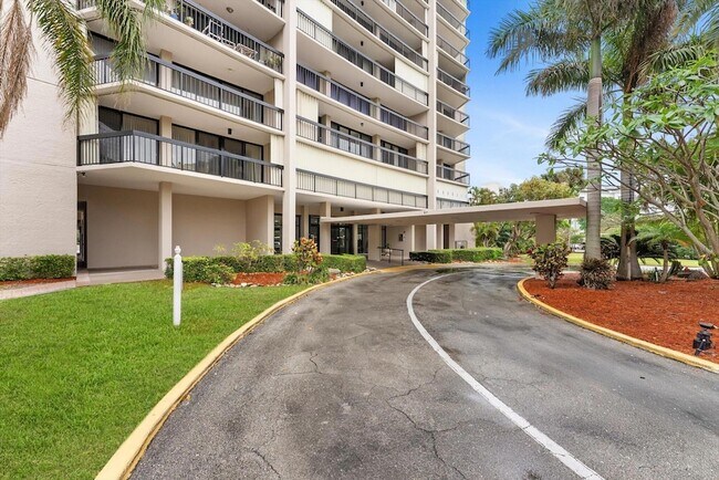 Building Photo - 2425 Presidential Way