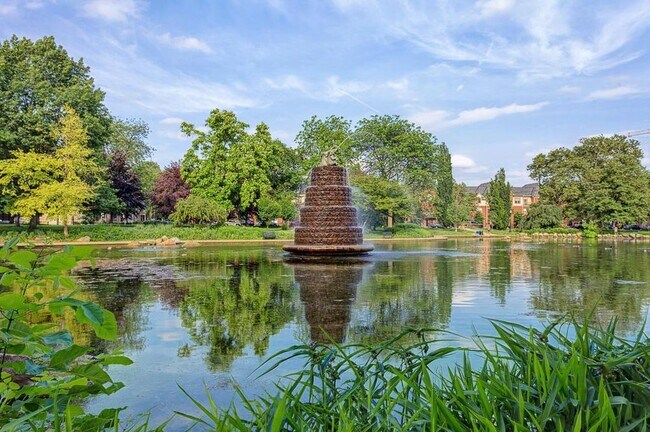 Building Photo - 118 W Starr Ave