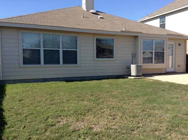 Building Photo - 6236 Spring Ranch Dr