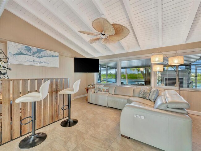 Building Photo - 10432 Sandpiper Rd W