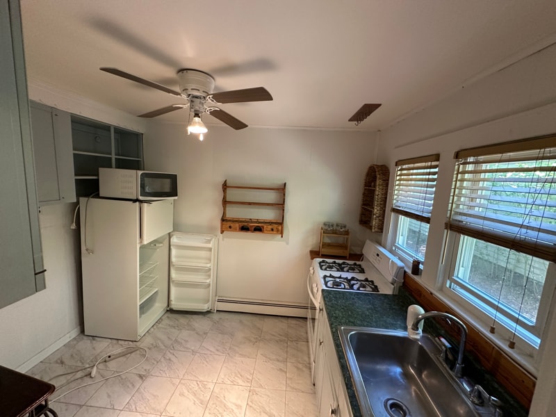Building Photo - 51 BELLEROSE Rd