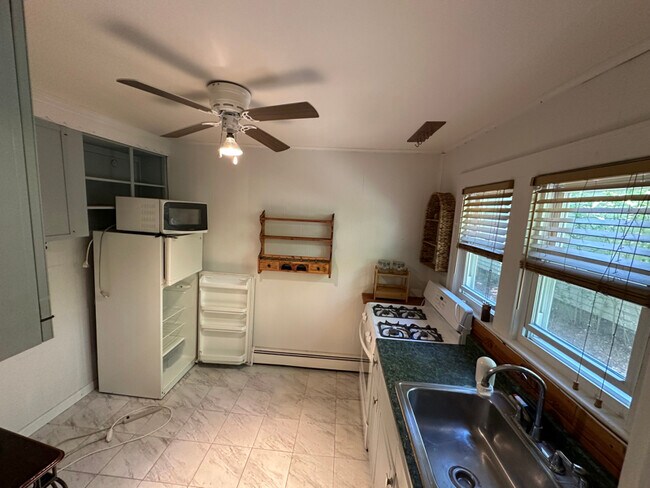 Building Photo - 51 BELLEROSE Rd