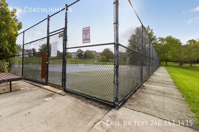 Building Photo - 7604 Coachlight Ln