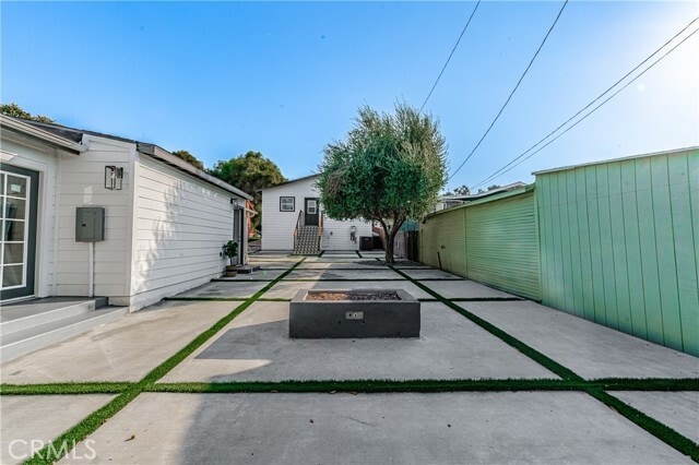 Building Photo - 4915 Lincoln Ave