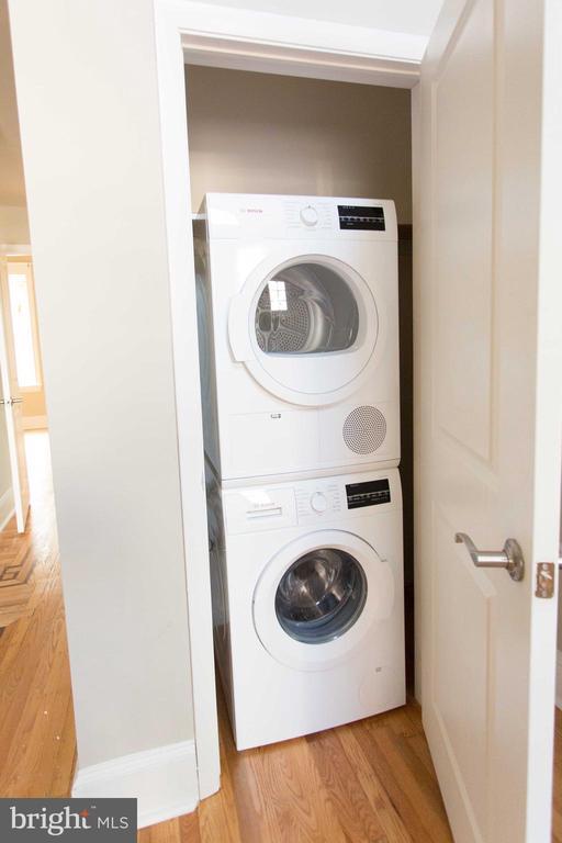 Building Photo - 723 Spruce St