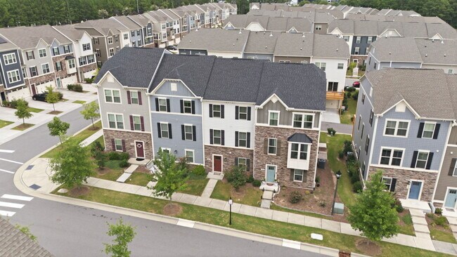 Building Photo - 707 Channing Park Cir