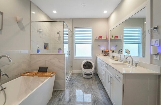 Building Photo - 622 Janisch Rd