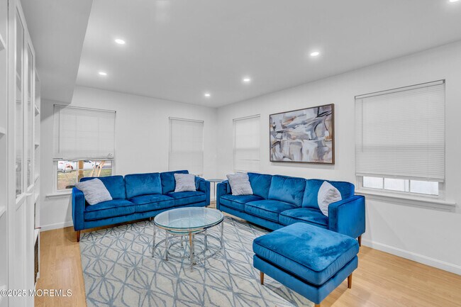 Building Photo - 109 Liberty Bell Rd