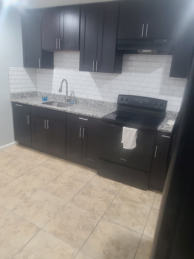 Primary Photo - 630 N Gilmor St