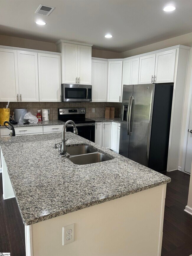Building Photo - 129 Middleby Way