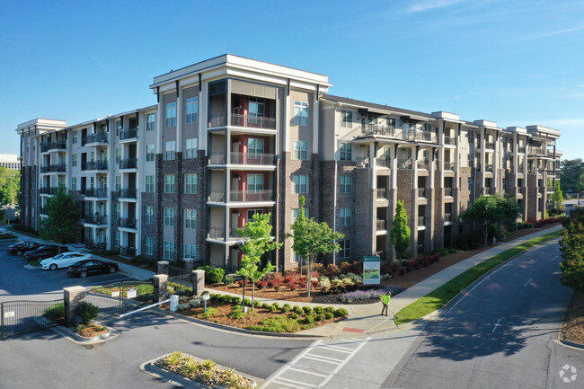 Building Photo - Centra at North Druid Hills