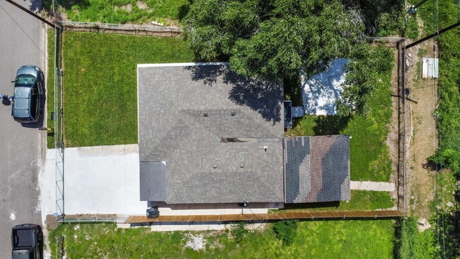 Building Photo - 322 E Esplanada St